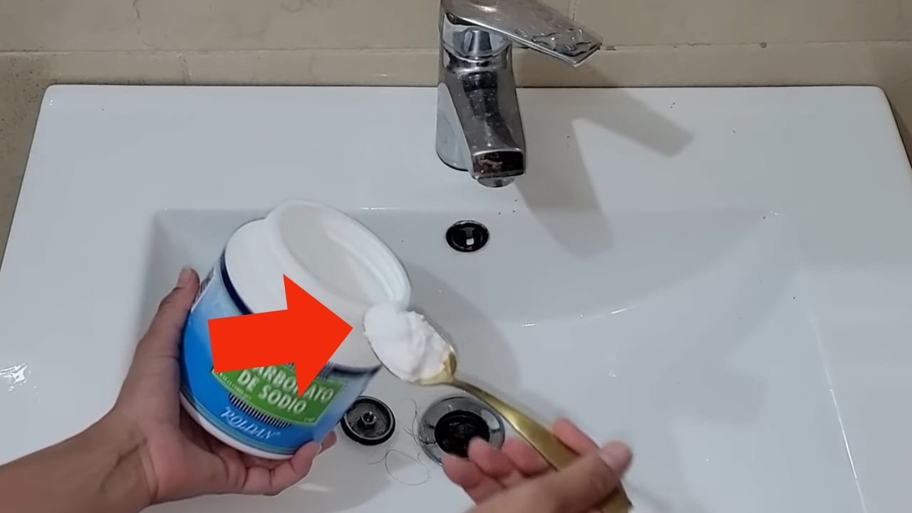 Bicarbonato de sodio en el fregadero
