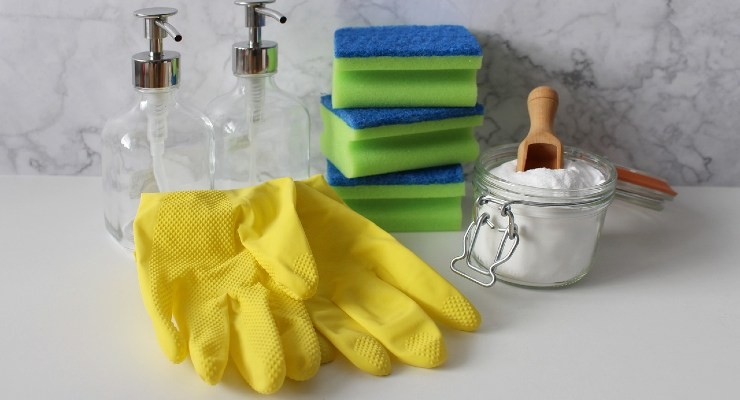 Limpiar el baño y la silicona con productos efectivos