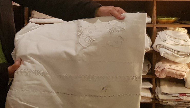 Ropa amarillenta