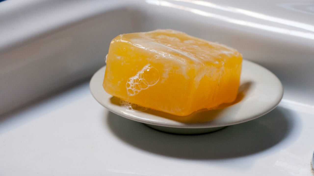 Jabón amarillo con 2 ingredientes