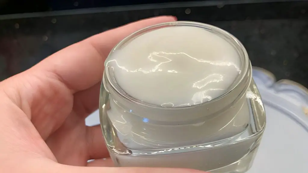 Esta crema facial dejará tu piel blanca y sin arrugas: 3 ingredientes – Mis Consejos Jardinería