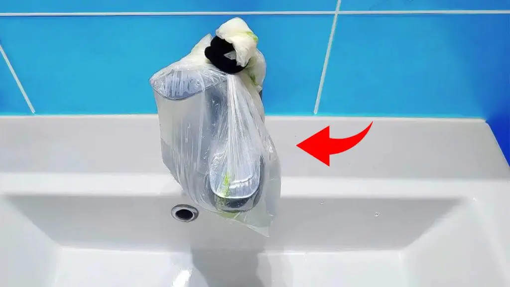 Ponga una bolsa envuelta en el grifo del baño, muchos lo hacen: he aquí por qué – Mis Consejos Jardinería