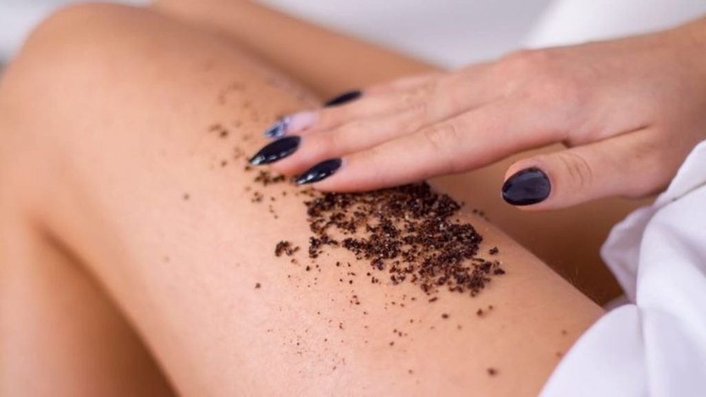Frote café molido en sus piernas, lo que suceda a continuación podría sorprenderlo – Mis Consejos Jardinería