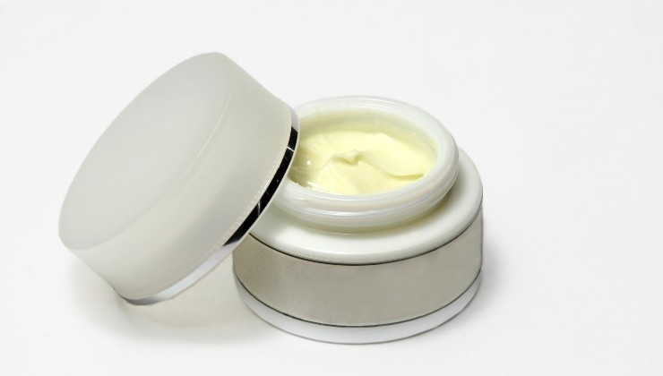 crema casera con aceite de moringa