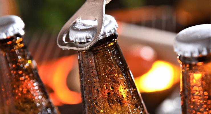 Métodos para descorchar una botella