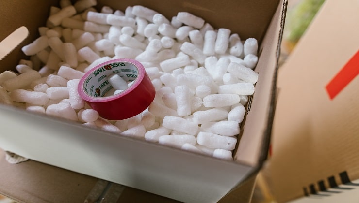 Cajas con bolas de poliestireno