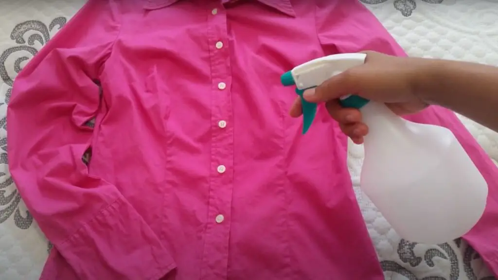 Pulverízalo sobre tu ropa, pasa la mitad del tiempo planchando: ya no será una faena – Mis Consejos Jardinería