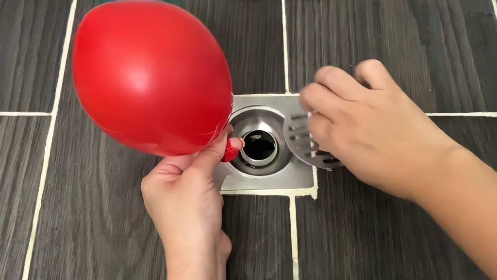 Pon un globo en el desagüe de la ducha y te sorprenderá lo que pase – Mis Consejos Jardinería