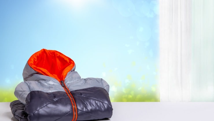Cómo doblar y organizar chaquetas