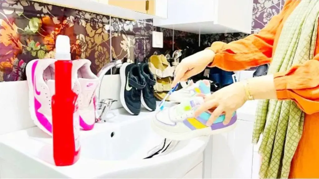 Zapatos impecables sin lavadora, solo estos 2 simples ingredientes son suficientes – Mis Consejos Jardinería