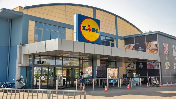 Entrada del supermercado LIDL
