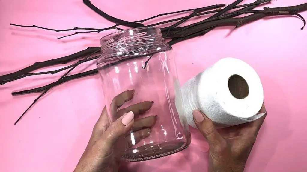 Papel higiénico, ramas secas y un tarro de cristal: lo que sale te asombrará – Mis Consejos Jardinería