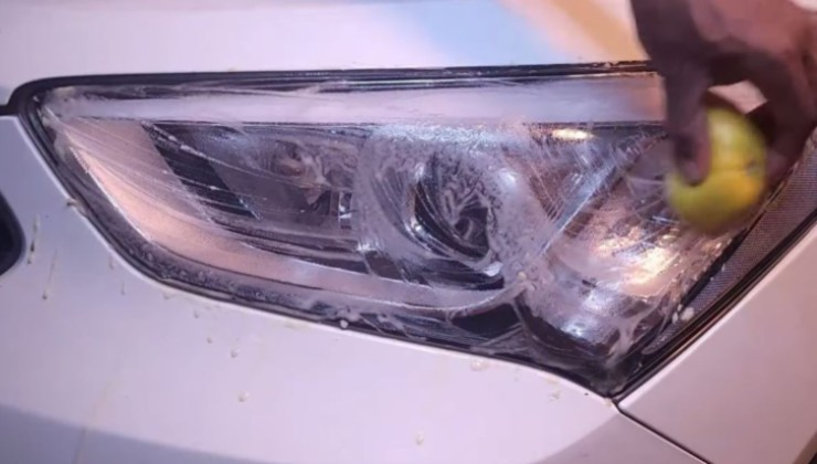 limpiar los faros del coche
