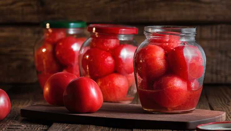 Tomates en el tarro