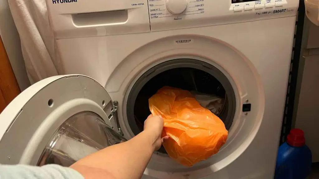 pon 1 bolsa de plástico en la lavadora: lavar nunca ha sido tan fácil – Mis Consejos Jardinería