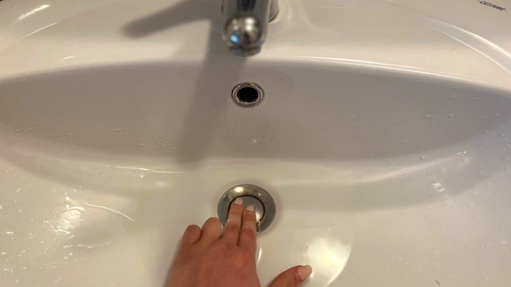Cómo arreglar un lavabo atascado, con este truco no necesitas fontanero – Mis Consejos Jardinería