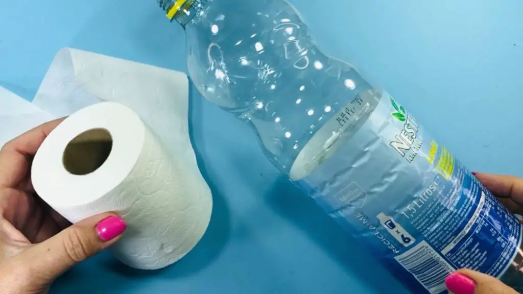 Prepara una botella de plástico y un poco de papel higiénico para crear algo único – Mis Consejos Jardinería