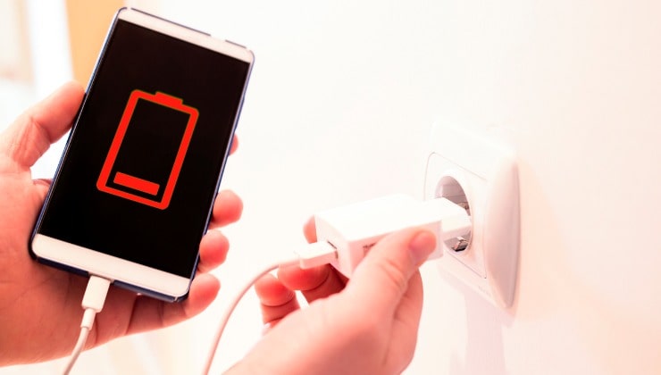 usar el teléfono mientras se está cargando
