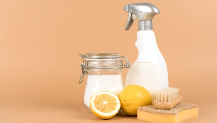 Perfume con productos naturales, bicarbonato y limón
