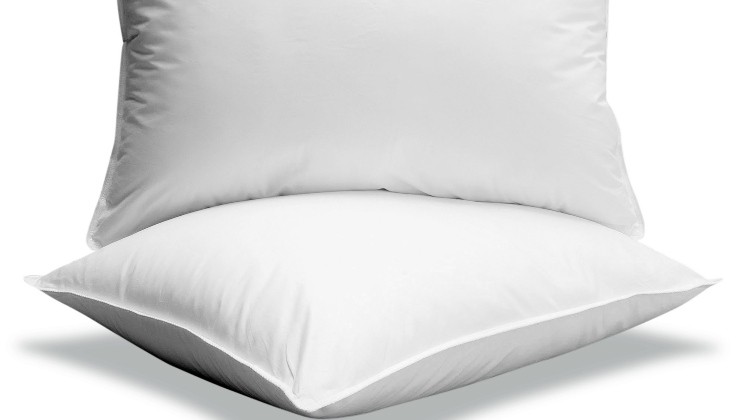 fundas de almohada y almohadas