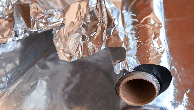 papel de aluminio en la despensa