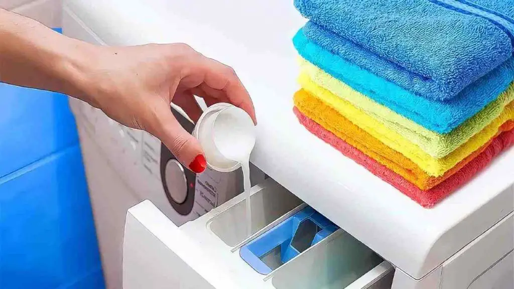 Tendrás toallas blancas, suaves y perfumadas durante mucho tiempo con este remedio. – Mis Consejos Jardinería