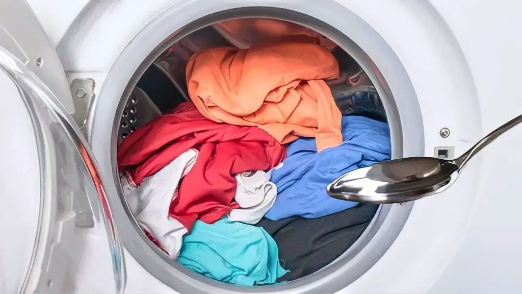Con este antiguo remedio natural, tu ropa olerá bien durante mucho tiempo: métela en la lavadora – Mis Consejos Jardinería