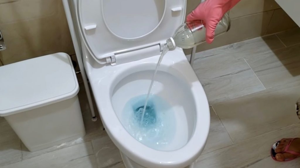 Tendrás un baño de olor en segundos si viertes esto por el inodoro. – Mis Consejos Jardinería