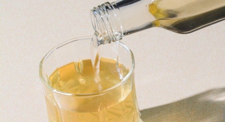 vaso de vinagre blanco