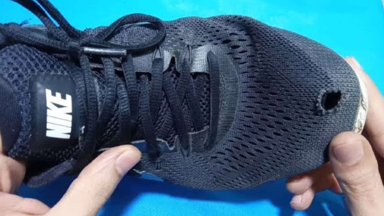 agujeros en los zapatos
