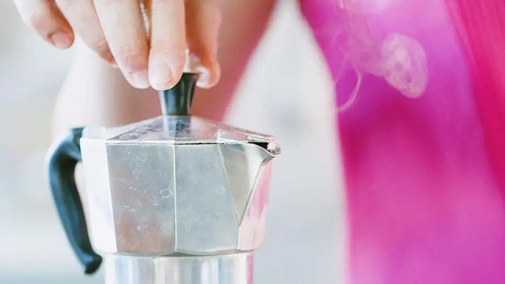 Café con moka: ¿la tapa se mantiene abierta o cerrada? aquí está el descubrimiento – Mis Consejos Jardinería
