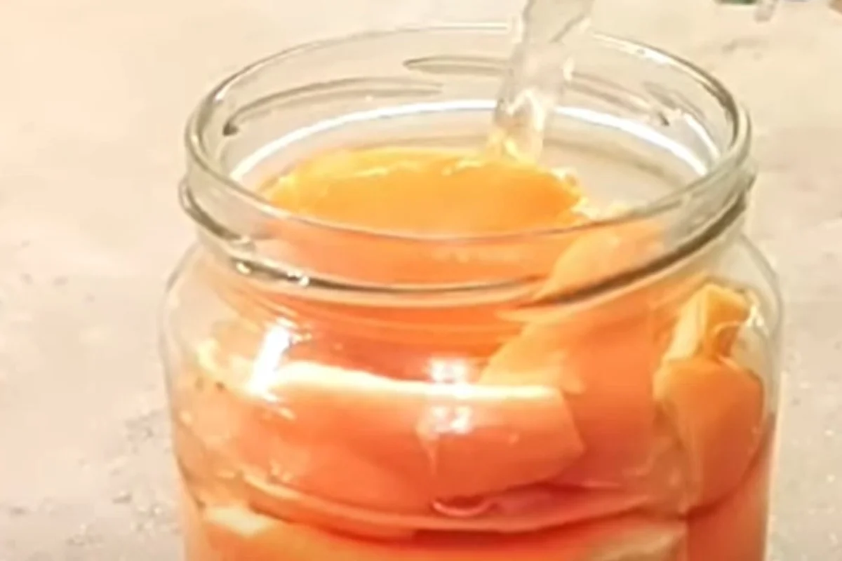 Cáscaras de naranja: no las vuelvas a tirar, ponlas en un frasco y agrégale vinagre