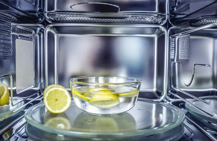Consejo práctico para limpiar todo el horno con el método del bol: quedará reluciente – Mis Consejos Jardinería