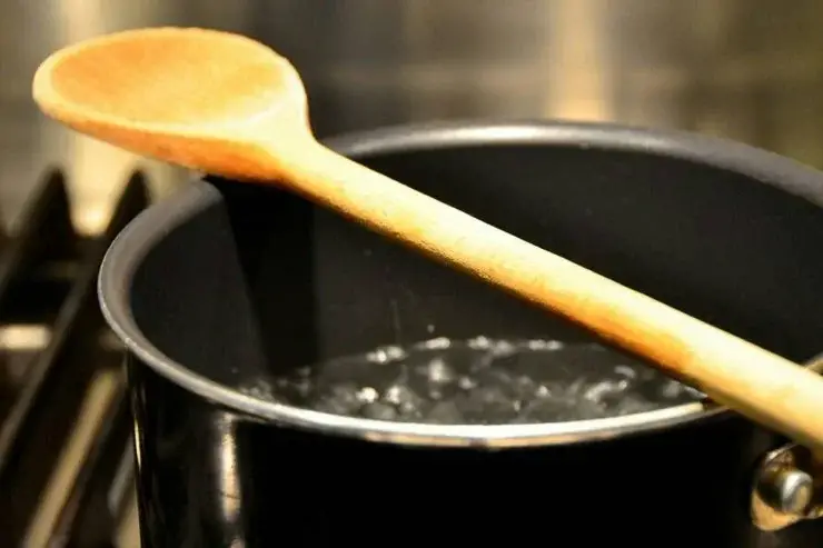Cucharones de madera: desengrasarlos así, con el método de la olla – Mis Consejos Jardinería