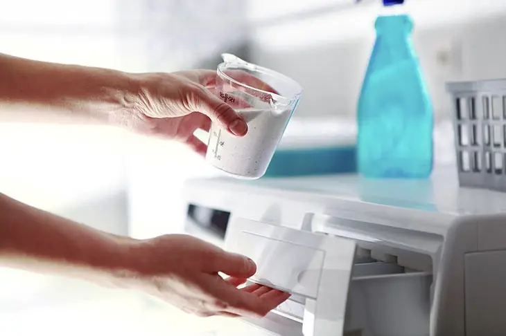 El truco más eficaz para eliminar los restos de detergente de la lavadora. Incluso más eficaz que el bicarbonato – Mis Consejos Jardinería