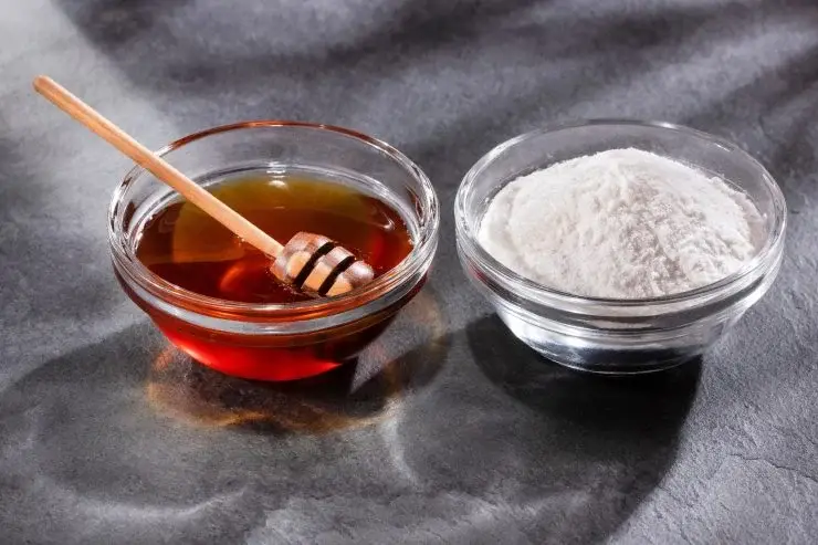 Mi abuela solía mezclar bicarbonato de sodio con miel y ¡mira cómo usaba esta mezcla! – Mis Consejos Jardinería