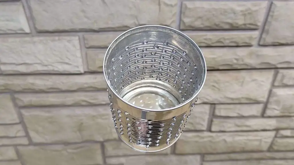 Pocos conocen el secreto de las latas vacías: transformarlas en algo único – Mis Consejos Jardinería