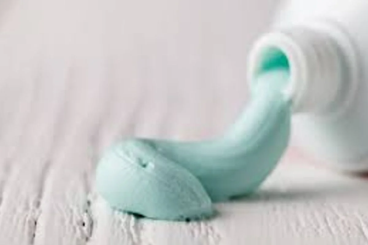 Tubo de pasta de dientes: ¡esto es lo que puedes hacer antes de tirarlo!