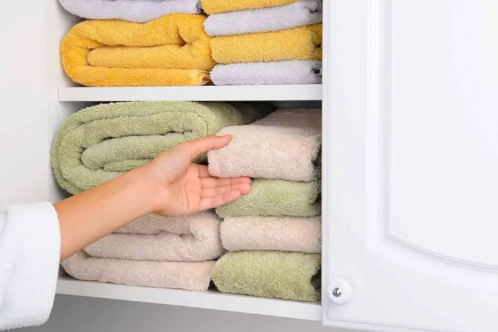 ¡Ahorre espacio también en la casa doblando manteles y ropa de cama! – Mis Consejos Jardinería