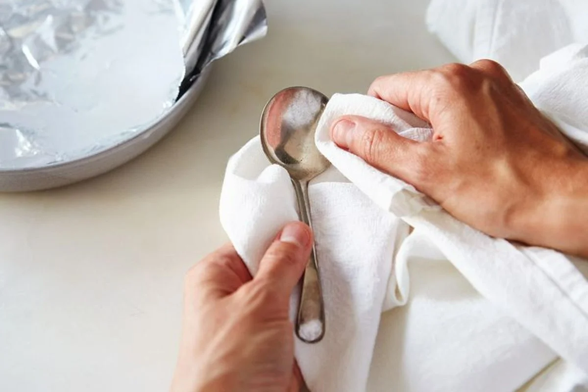 Limpiar la plata oxidada con bicarbonato de sodio: el remedio perfecto