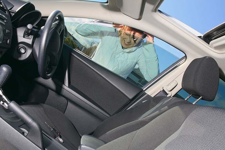 interior del coche olvida la llave