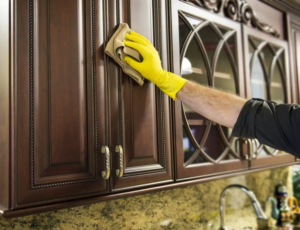 ¿Cómo limpiar el mueble de la cocina con remedios naturales? – Mis Consejos Jardinería