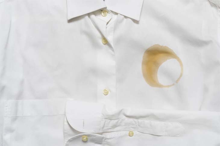 mancha marron ropa blanca