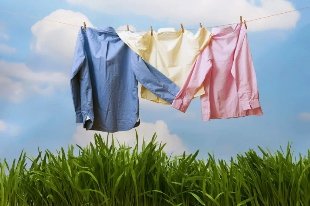 ¿Por qué la ropa huele cuando se seca al sol? – Mis Consejos Jardinería