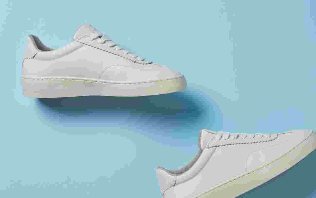 ¿Zapatos blancos rayados? ¡Aquí se explica cómo dejarlos como nuevos otra vez! – Mis Consejos Jardinería