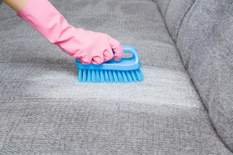 Cómo limpiar un sofá de tela con bicarbonato de sodio