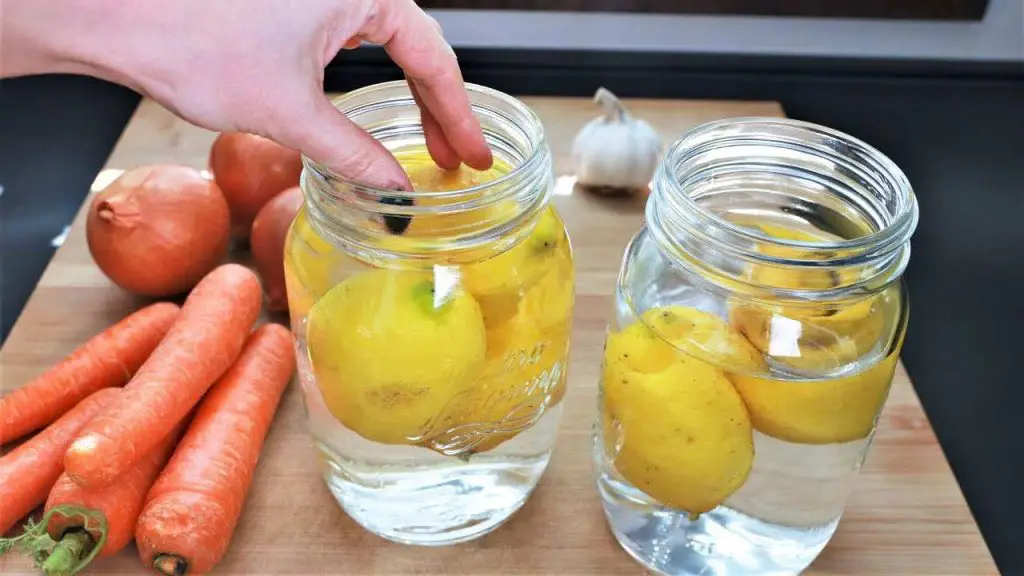 Tarros de agua, llénalos con limón – ahorras mucho dinero – Mis Consejos Jardinería
