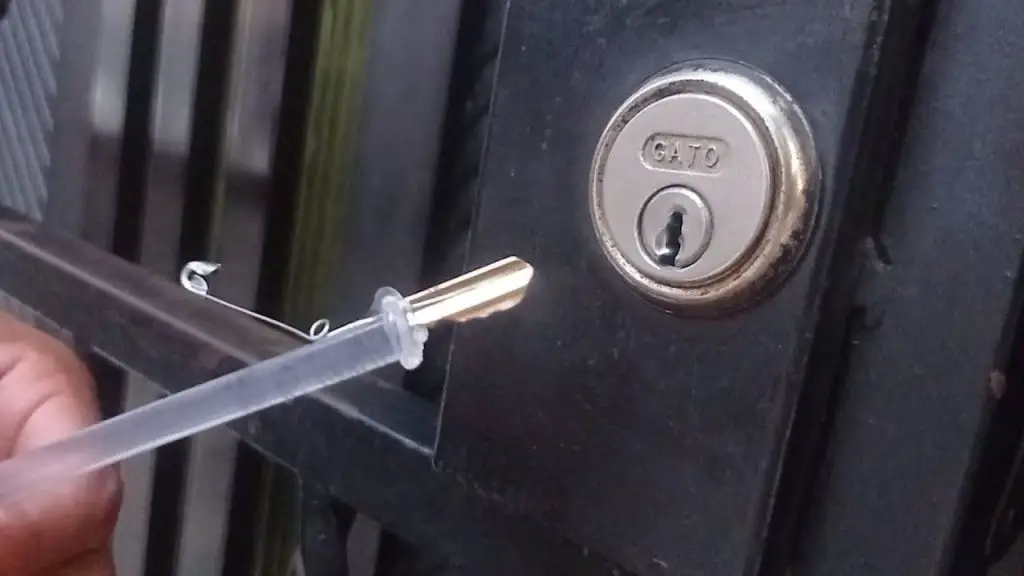 Llave rota atascada en la cerradura: este movimiento es suficiente para resolver – Mis Consejos Jardinería