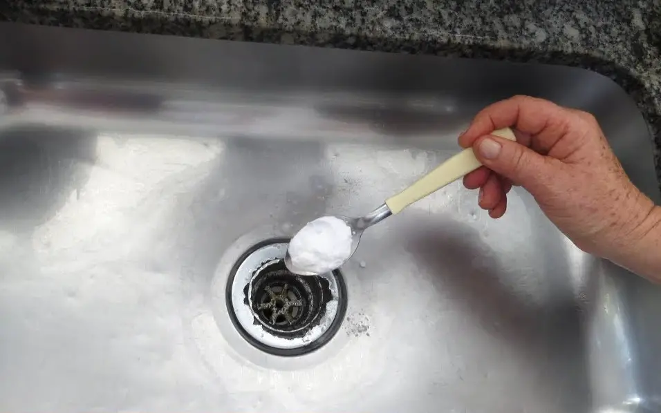 Una cucharada de este ingrediente para destapar un fregadero en poco tiempo – Mis Consejos Jardinería