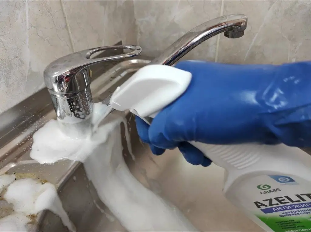 ¡Cómo quitar las manchas de agua y cal de la ducha sin esfuerzo! – Mis Consejos Jardinería